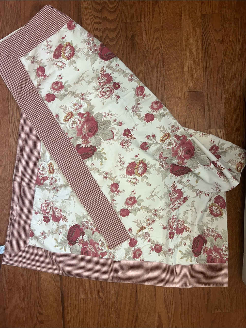 Waverly Cream Table Cloth with Rose Floral and Rose Gingham Trim Garden Rose